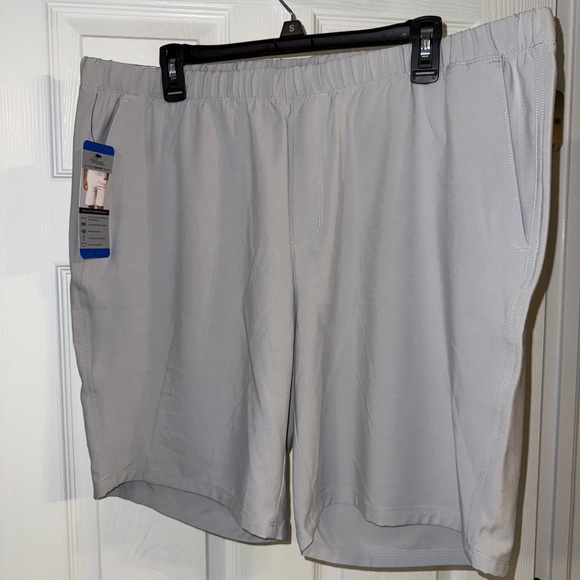 NEW GREG NORMAN SHORTS - Picture 2 of 4